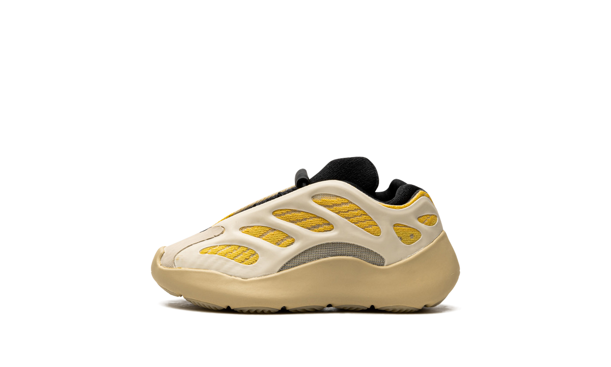 Yeezy 700 V3 Infants "Safflower" G54855